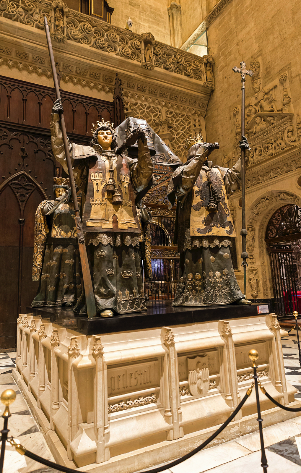 Le tombeau de Christophe Colomb se trouve dans la cathédrale de Séville depuis 1899