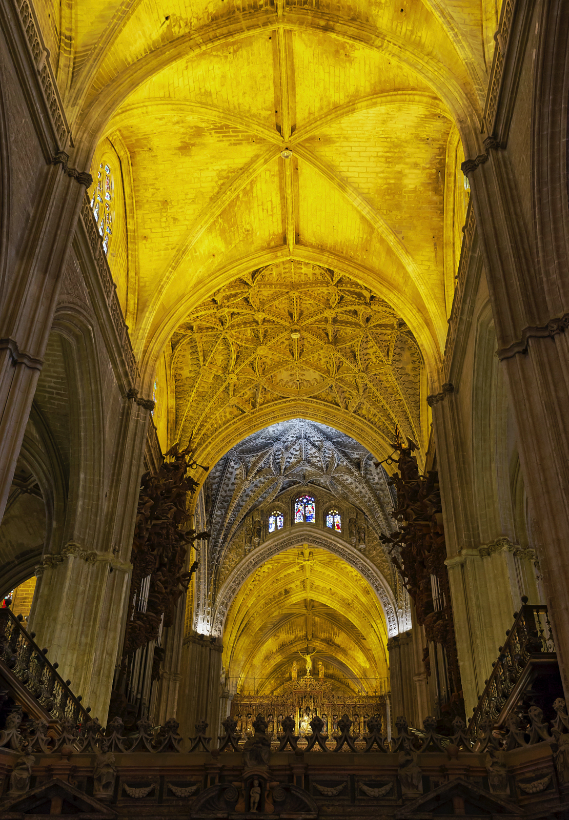 La cathédrale Notre-Dame-du-Siège de Séville est l'église-mère de l'archidiocèse de Séville