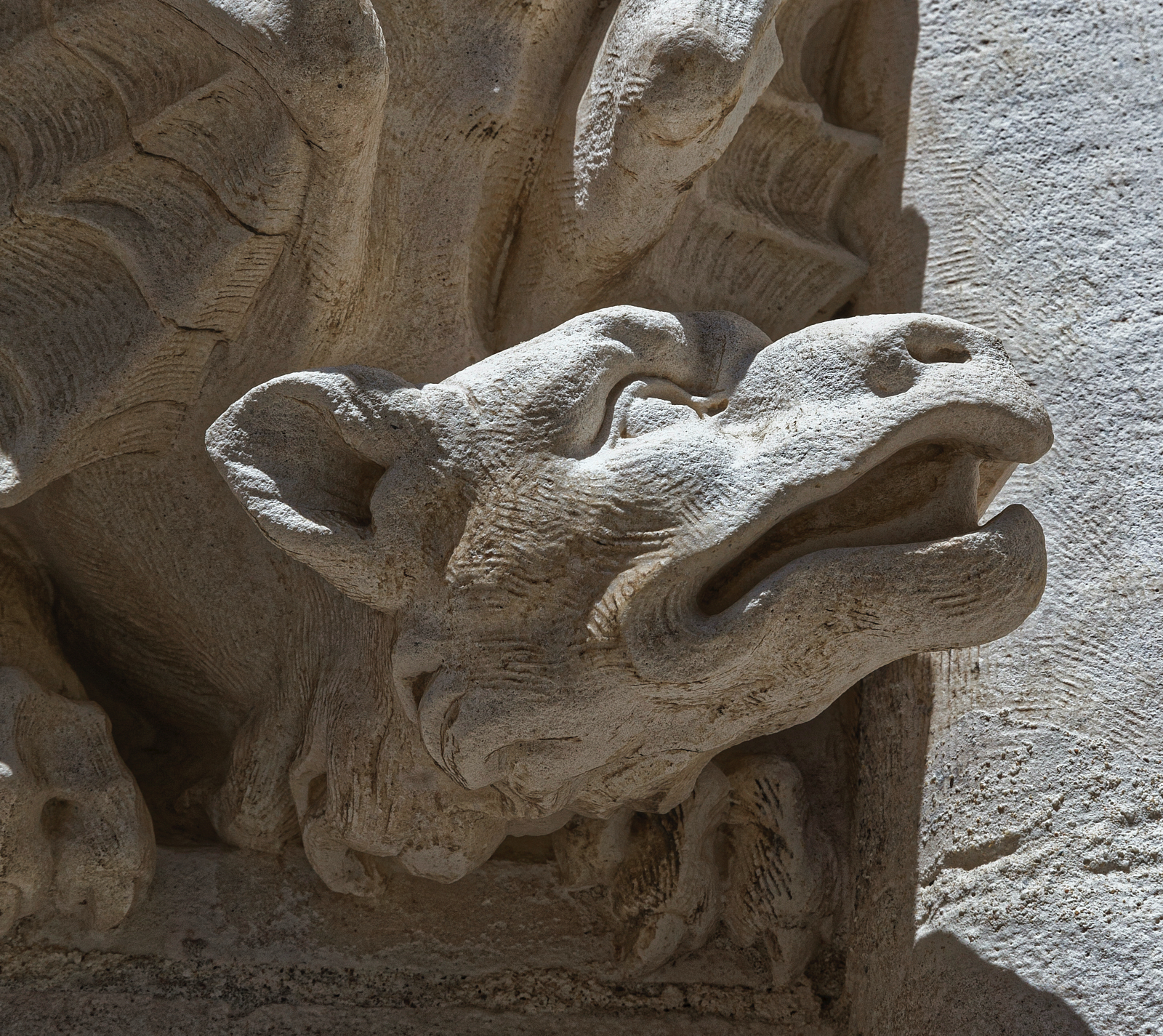 La cathédrale Notre-Dame-du-Siège de Séville est l'église-mère de l'archidiocèse de Séville