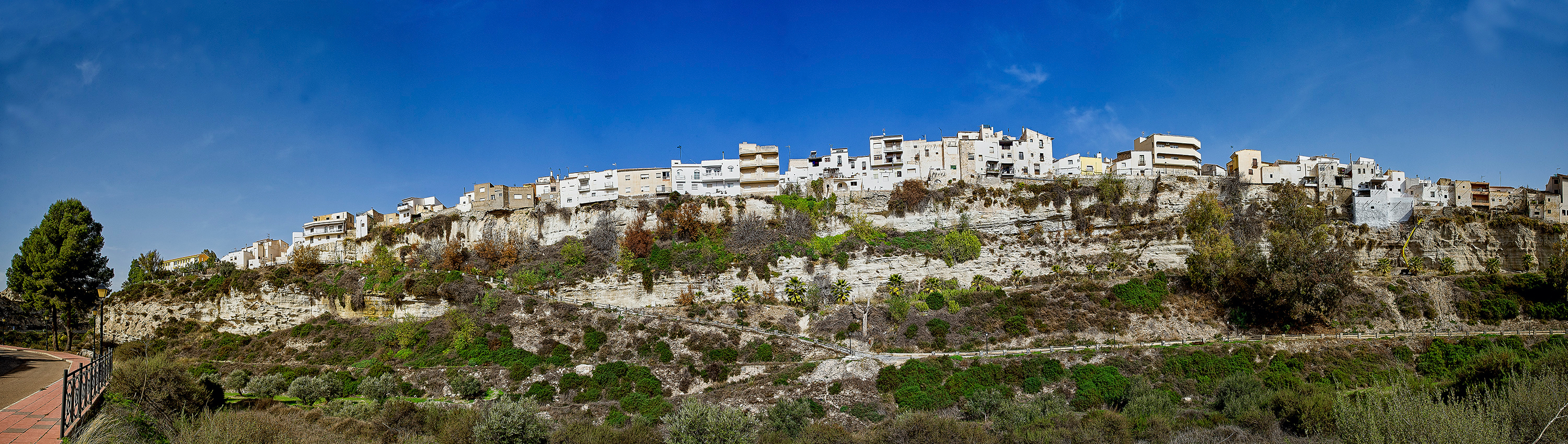 Sorbas - Le village est installé sur un méandre de la rivière Aguas